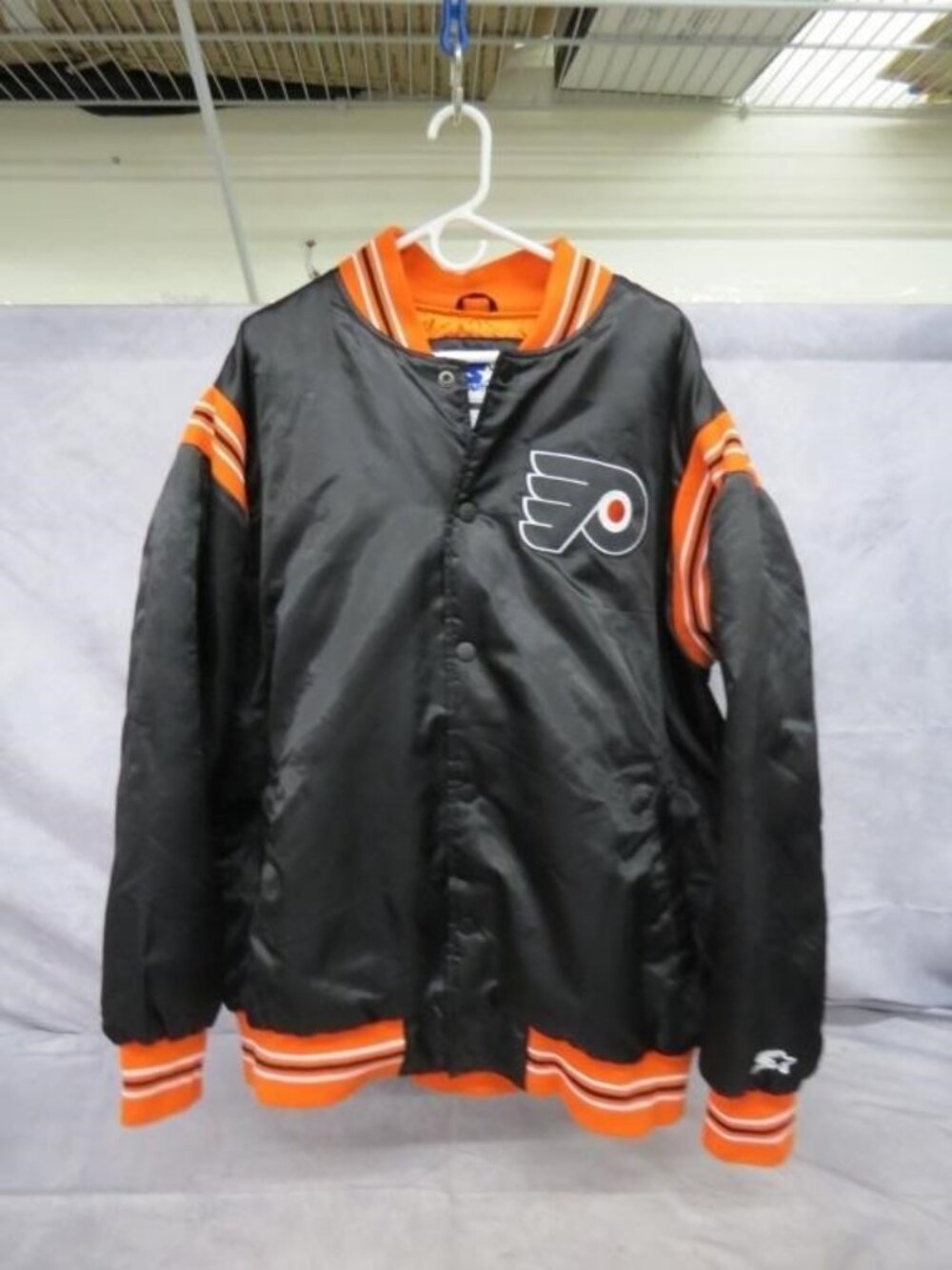Philadelphia Flyers 3XL Starter Jacket (Black and Orange, Used)